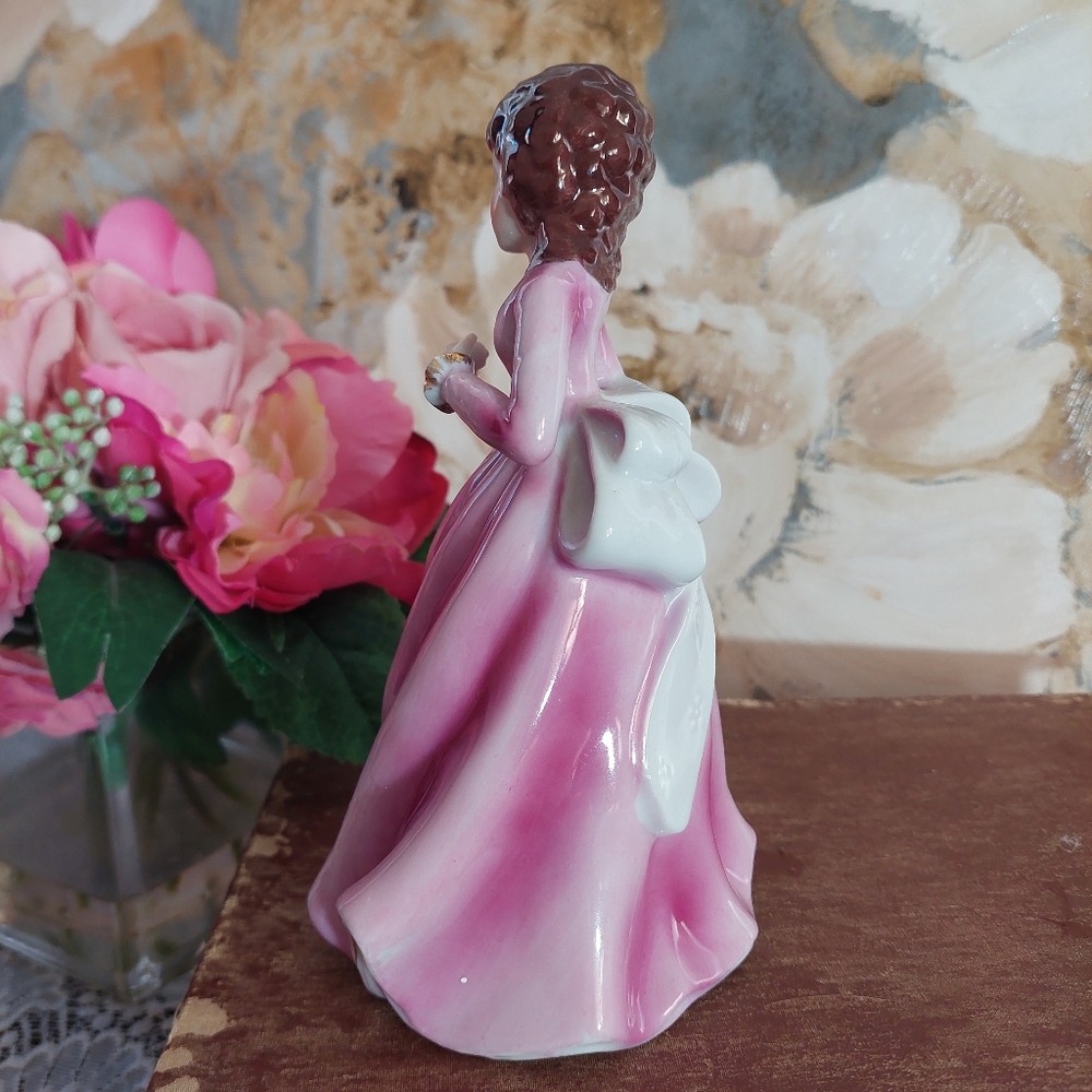 Royal Ascot Figurine Lady in Pink Dress - Vintage Collectible Shabby Chic Decor - Picture 3 of 8
